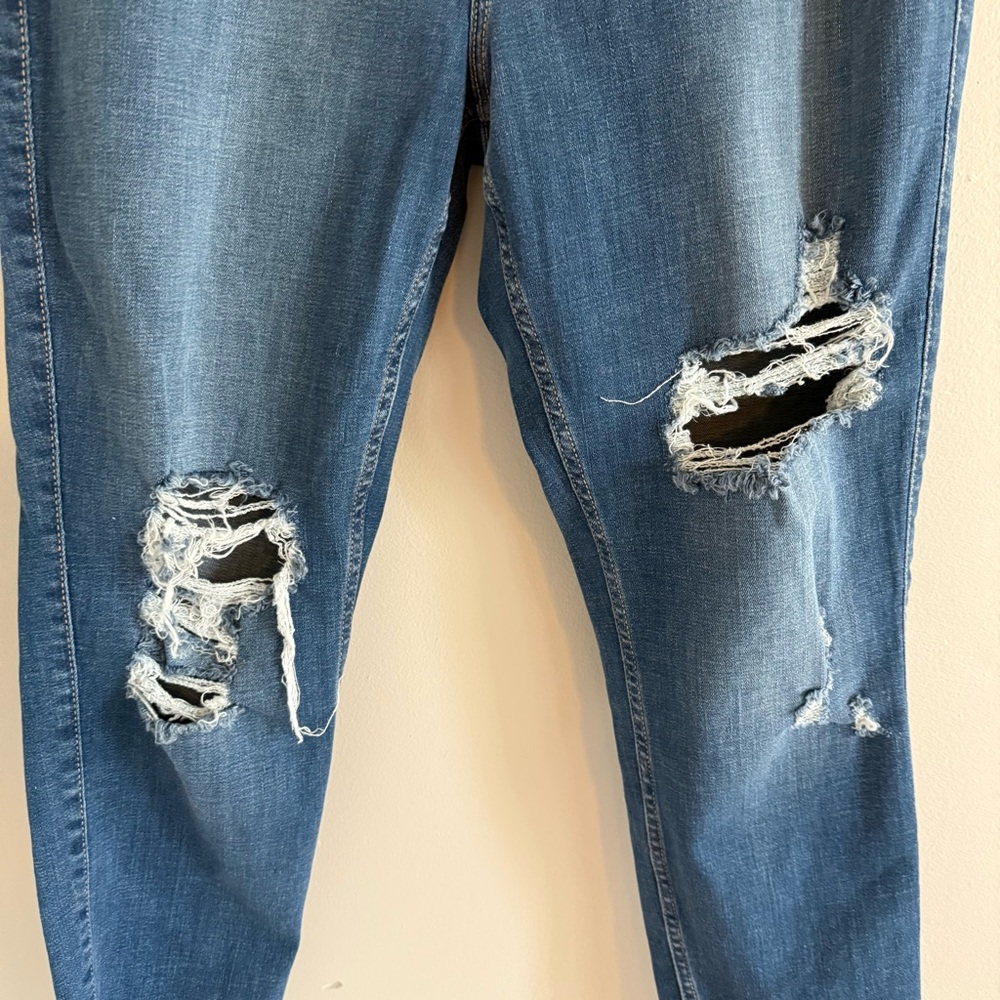 Old Navy Extra High-Rise Super Skinny Distressed Blue Rockstar Jeans - Picture 4 of 11